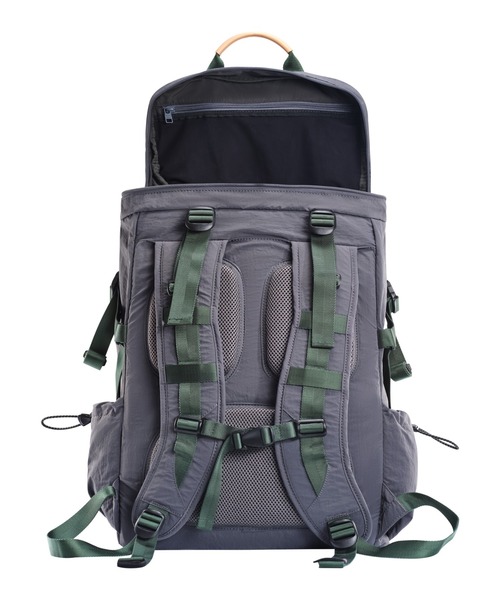 OFFWINTER(オフウィンター)の「【OFFWINTER】 機能性アウトドアバッグ (スペースシリーズ)(バックパック/リュック・メンズ・ブルー/ブラック/ダークグレー/グレー・FREE)」の6枚目の写真