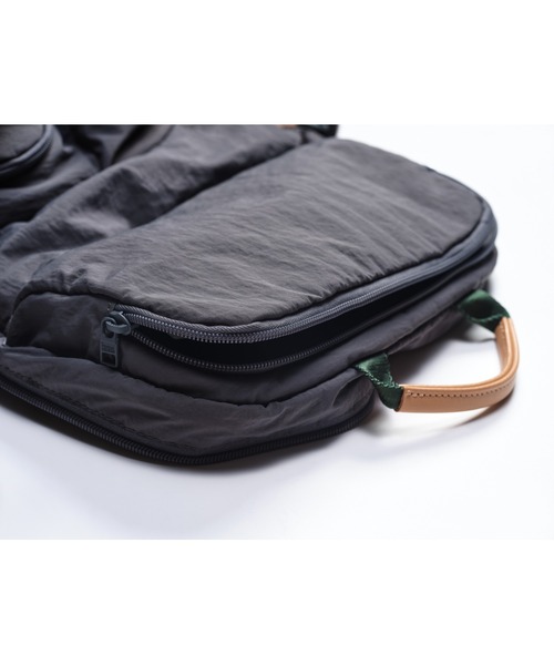 OFFWINTER(オフウィンター)の「【OFFWINTER】 機能性アウトドアバッグ (スペースシリーズ)(バックパック/リュック・メンズ・ブルー/ブラック/ダークグレー/グレー・FREE)」の8枚目の写真