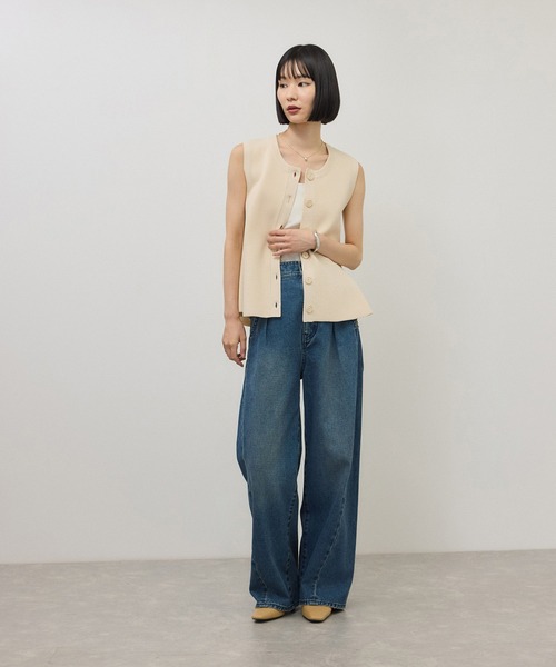 ADAM ET ROPE'(アダムエロペ)の「【WEB限定】・【サステナブル】ペプラムニットジレ(ベスト・レディース・ブラック/キナリ/グレー・FREE)」の19枚目の写真