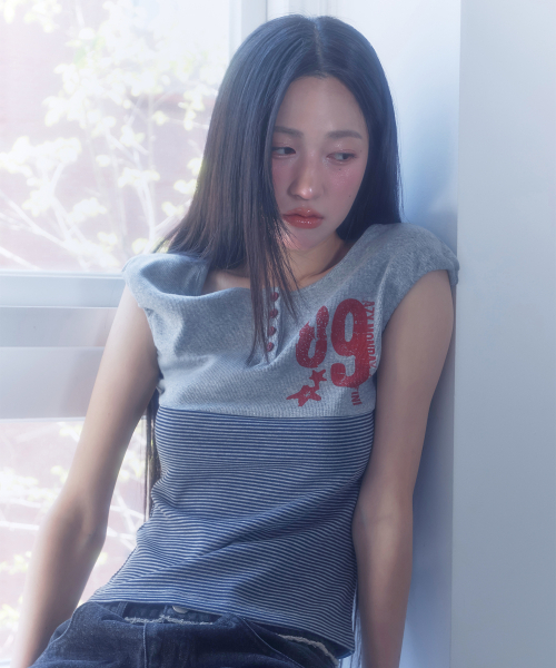 LMR(エルエムアール)の「ヘンリーネックストライプパフスリーブレスGREY(Tシャツ/カットソー・レディース・チャコールグレー・SMALL/MEDIUM)」の2枚目の写真