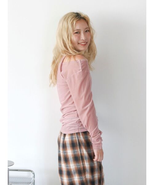 Ungrid(アングリッド)の「ベロアレイヤードロングスリーブTee(Tシャツ/カットソー・レディース・ピンク/オフホワイト/ブラウン・FREE)」の18枚目の写真