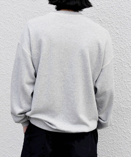 Champion（チャンピオン）の「【SHIPS any別注】Champion: ワンポイント ロゴ 刺繍 ステッチ リラックス スウェット◇（スウェット・メンズ・ブラック/ブルー/ナチュラル/グレー/レッド・SMALL/MEDIUM/LARGE/X-LARGE）」の6枚目の写真