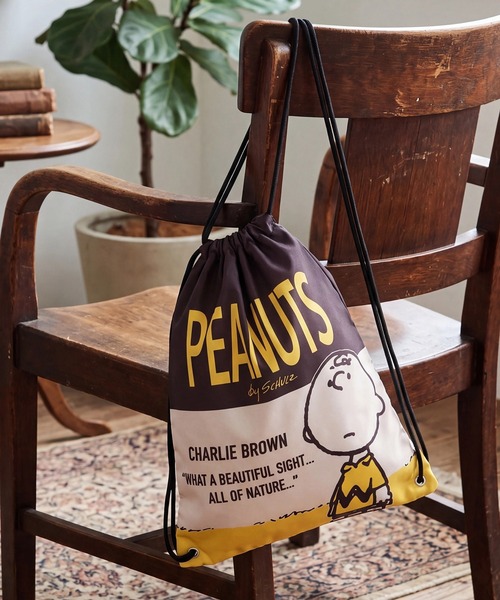 PEANUTS（ピーナッツ）の「【PEANUTS / ピーナッツ】スヌーピー アートワーク デザイン ナップサック（バックパック/リュック・メンズ・F/E/D/A/B/C・FREE）」の2枚目の写真
