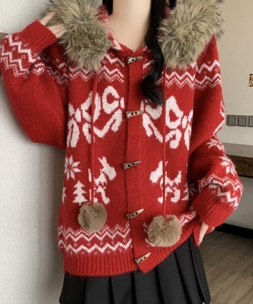 AVYL(アヴィル)の「ファーフードポンポン付きノルディック柄ニットカーディガン(ダッフルコート・レディース・アイボリー/レッド/ブラウン・M)」の15枚目の写真