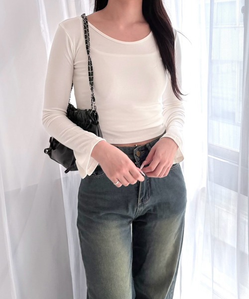 merrylatte(メリーラテ)の「Uネック フレアスリーブ ストレッチトップス(Tシャツ/カットソー・レディース・ホワイト/ブラック・FREE)」の2枚目の写真