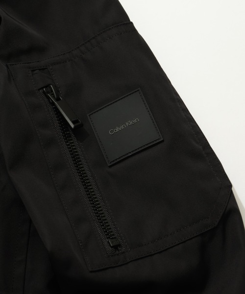 Calvin Klein（カルバン・クライン）の「【Calvin Klein/カルバンクライン】ELIAS MEMORY BOMBER/ライトウェイト ジップアップ ボンバージャケット（MA-1・メンズ・ブラック/オリーブ・S/M/XL/L）」の5枚目の写真