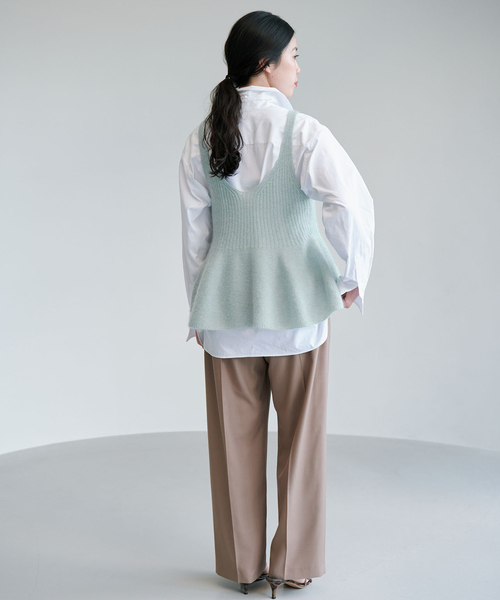 IENA(イエナ)の「モヘヤミックスペプラムタンク(ニット/セーター・レディース・チャコールグレー/サックスブルー・FREE)」の21枚目の写真