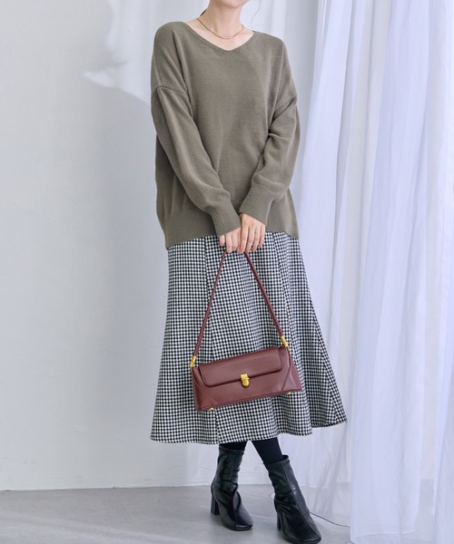 alotta(アロッタ)の「ゆるっとふんわりドルマンニット(ニット/セーター・レディース・モカ/レッド/グリーン/ブラック・M/L/LL)」の10枚目の写真