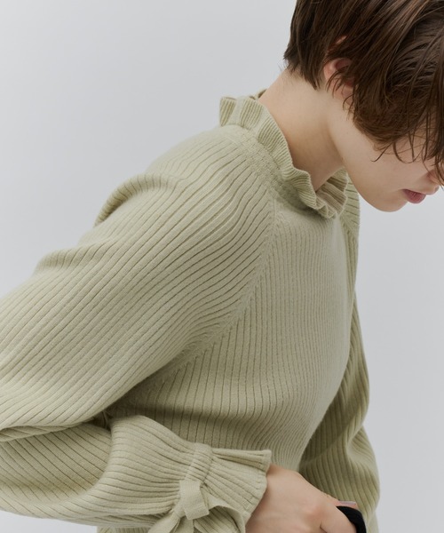 Plumel(プルメル)の「Frill Rib Knit Top / フリルリブニット(ニット/セーター・レディース・グリーン/オフホワイト/ブラック・MEDIUM)」の3枚目の写真