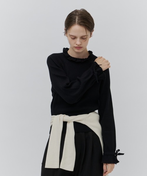 Plumel(プルメル)の「Frill Rib Knit Top / フリルリブニット(ニット/セーター・レディース・グリーン/オフホワイト/ブラック・MEDIUM)」の2枚目の写真