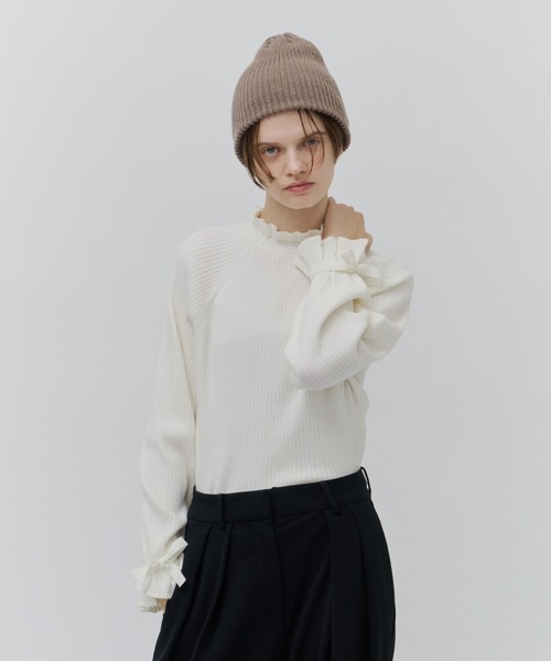 Plumel(プルメル)の「Frill Rib Knit Top / フリルリブニット(ニット/セーター・レディース・グリーン/オフホワイト/ブラック・MEDIUM)」の4枚目の写真