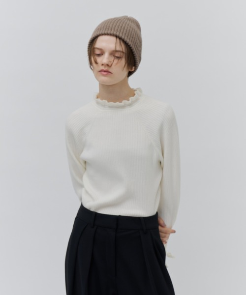 Plumel(プルメル)の「Frill Rib Knit Top / フリルリブニット(ニット/セーター・レディース・グリーン/オフホワイト/ブラック・MEDIUM)」の6枚目の写真