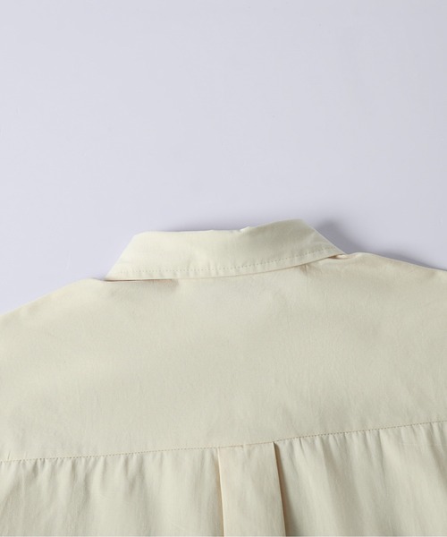 AMELY(エミリー)の「ラウンドヘムオーバーサイズシャツ/体型カバー/こなれ感(シャツ/ブラウス・レディース・ベージュ/ブラウン/ブラック・フリー)」の20枚目の写真