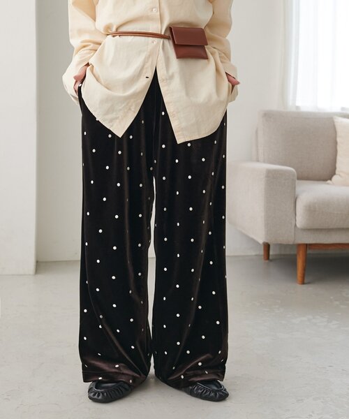 DISCOAT(ディスコート)の「ドット刺繍ベロアワイドパンツ(その他パンツ・レディース・ブラック/ブラウン・FREE)」の1枚目の写真