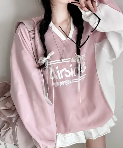 VIVID LADY(ビビッドレディー)の「バイカラーVネック 長袖トップス(Tシャツ/カットソー・レディース・ネイビー/ピンク/ワイン/ブラック/ブルー/チャコールグレー・FREE)」の18枚目の写真