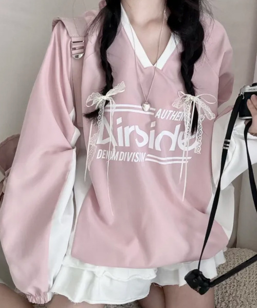 VIVID LADY(ビビッドレディー)の「バイカラーVネック 長袖トップス(Tシャツ/カットソー・レディース・ネイビー/ピンク/ワイン/ブラック/ブルー/チャコールグレー・FREE)」の21枚目の写真