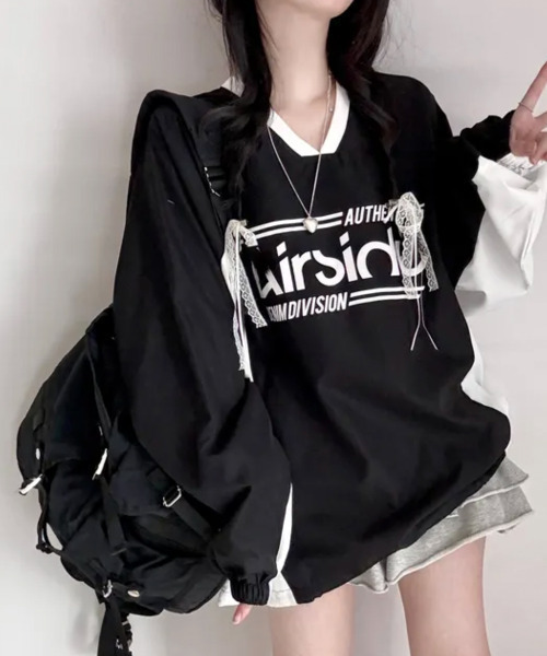 VIVID LADY(ビビッドレディー)の「バイカラーVネック 長袖トップス(Tシャツ/カットソー・レディース・ネイビー/ピンク/ワイン/ブラック/ブルー/チャコールグレー・FREE)」の10枚目の写真