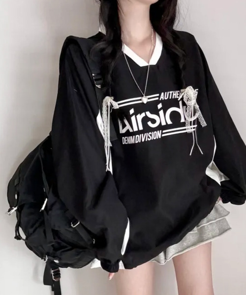 VIVID LADY(ビビッドレディー)の「バイカラーVネック 長袖トップス(Tシャツ/カットソー・レディース・ネイビー/ピンク/ワイン/ブラック/ブルー/チャコールグレー・FREE)」の11枚目の写真