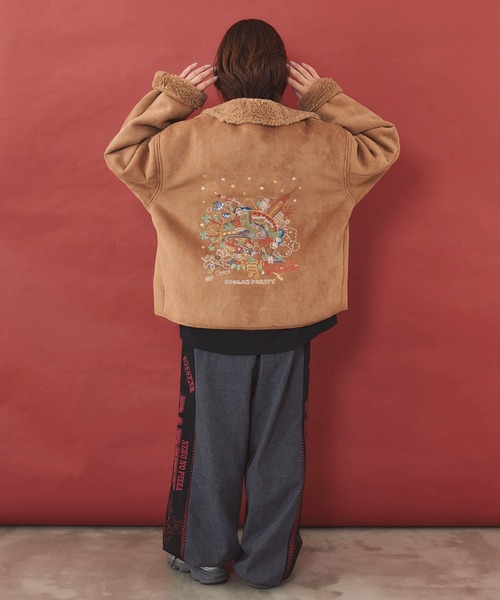 ScoLar Parity(スカラーパリティ)の「363119:Parityキャラ刺繍 フェイクムートンブルゾン(ブルゾン・レディース・ベージュ・M)」の12枚目の写真