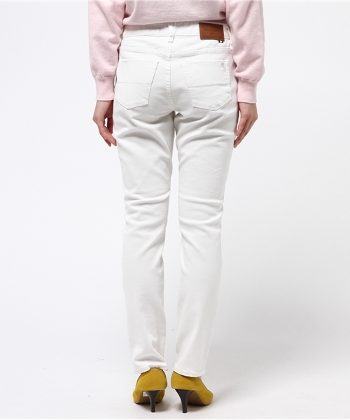 Moname（モナーム）の「【Moname(41161013)】CHARLOTTE TIGHT TAPERED（デニムパンツ・レディース・ホワイト・7号/9号/11号）」の4枚目の写真