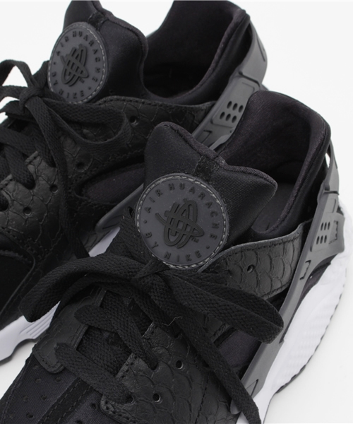 NIKE（ナイキ）の「NIKE AIR HUARACHE RUN PRM（スニーカー・メンズ・ブラック・26.5/27/27.5/26）」の7枚目の写真