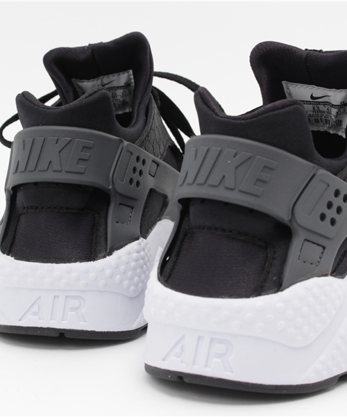 NIKE（ナイキ）の「NIKE AIR HUARACHE RUN PRM（スニーカー・メンズ・ブラック・26.5/27/27.5/26）」の8枚目の写真