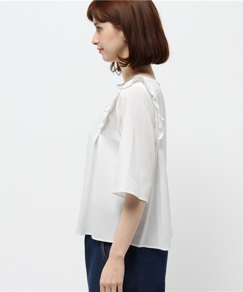 N.（N. Natural Beauty Basic）（エヌエヌナチュラルビューティーベーシック）の「フリルショルダーブラウス（シャツ/ブラウス・レディース・ネイビー/ホワイト/ピンク・MEDIUM）」の5枚目の写真