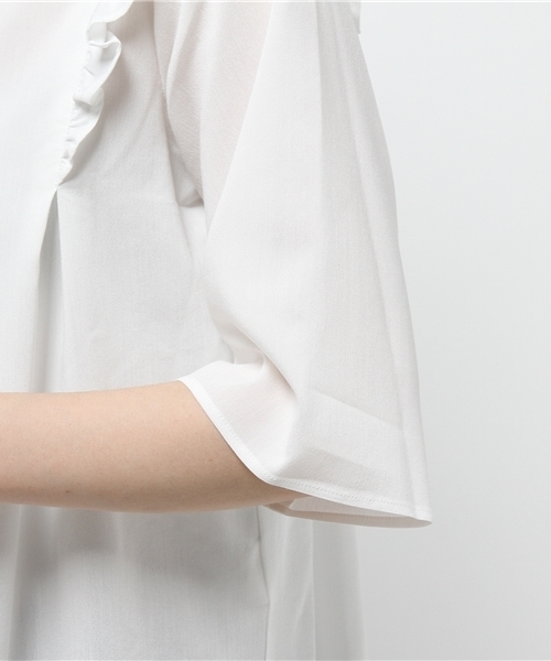 N.（N. Natural Beauty Basic）（エヌエヌナチュラルビューティーベーシック）の「フリルショルダーブラウス（シャツ/ブラウス・レディース・ネイビー/ホワイト/ピンク・MEDIUM）」の9枚目の写真