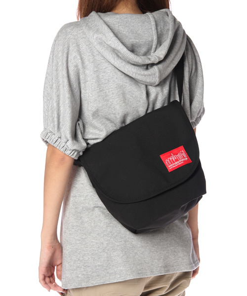 Manhattan Portage（マンハッタンポーテージ）の「Manhattan Portage / メッセンジャーバッグ（メッセンジャーバッグ・レディース・ブラック/ピンク・ONE SIZE）」の8枚目の写真
