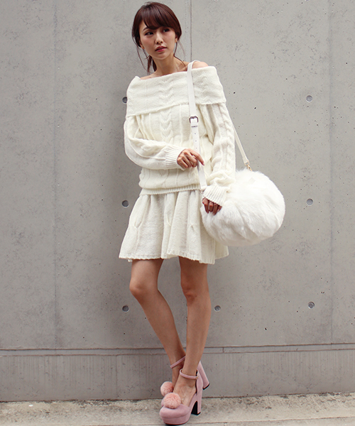 MICOAMERI（ミコアメリ）の「ケーブルニットスカート（スカート・レディース・ホワイト/ブラック/グレー・FREE）」の2枚目の写真