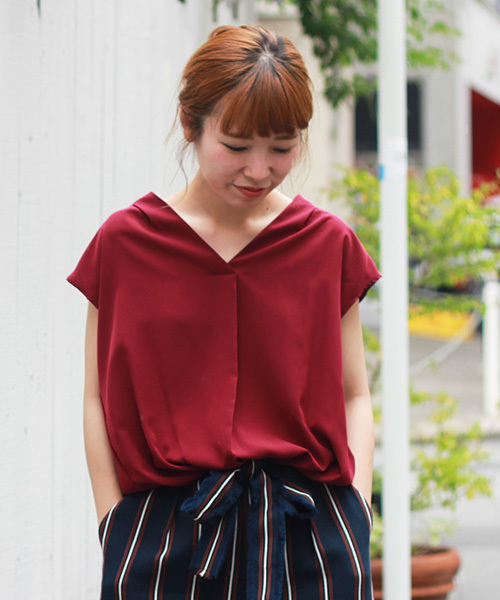 le.coeur blanc（ルクールブラン）の「【WEB限定PRICE】ジョーゼットスタンドVネックブラウス（シャツ/ブラウス・レディース・ネイビー/ピンクベージュ/ブルー/ワインレッド・FREE）」の13枚目の写真