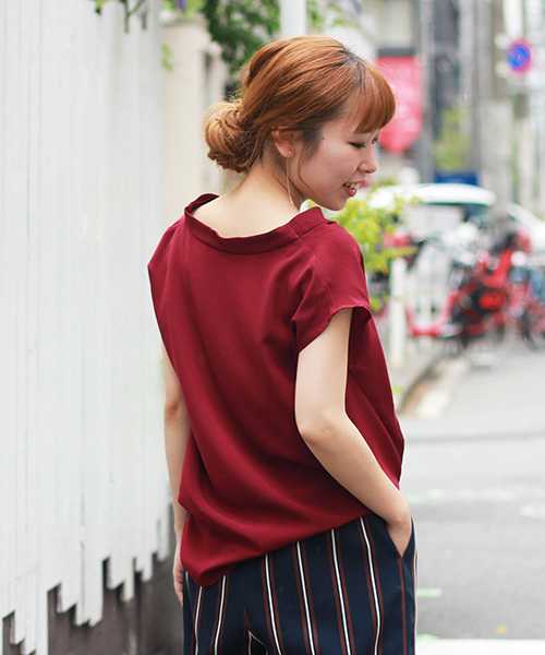 le.coeur blanc（ルクールブラン）の「【WEB限定PRICE】ジョーゼットスタンドVネックブラウス（シャツ/ブラウス・レディース・ネイビー/ピンクベージュ/ブルー/ワインレッド・FREE）」の15枚目の写真