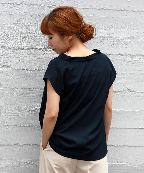 le.coeur blanc（ルクールブラン）の「【WEB限定PRICE】ジョーゼットスタンドVネックブラウス（シャツ/ブラウス・レディース・ネイビー/ピンクベージュ/ブルー/ワインレッド・FREE）」の17枚目の写真