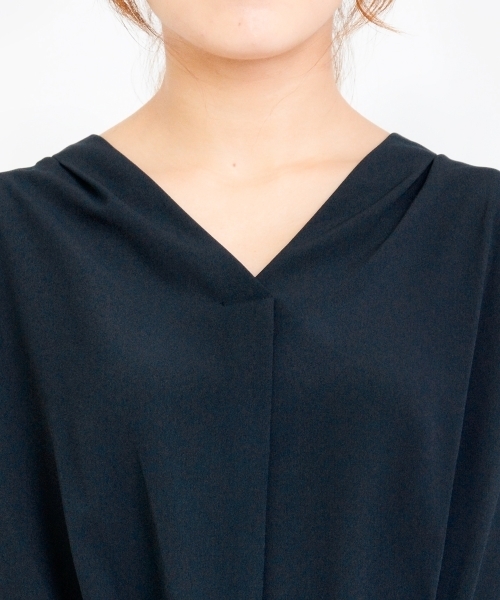 le.coeur blanc（ルクールブラン）の「【WEB限定PRICE】ジョーゼットスタンドVネックブラウス（シャツ/ブラウス・レディース・ネイビー/ピンクベージュ/ブルー/ワインレッド・FREE）」の10枚目の写真