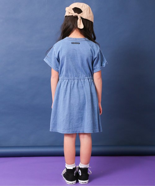 BREEZE(ブリーズ)の「インディゴ無地ワンピ(ワンピース・キッズ・ネイビー/ブルー・80/90/100/110/120/130/140)」の4枚目の写真