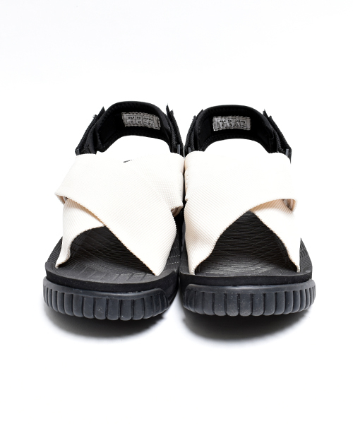 SHAKA（シャカ）の「【SHAKA / シャカ】FIESTA（サンダル・レディース・ブラック/グレー/オリーブ/モカ/ホワイト・5/6/7）」の8枚目の写真