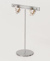 tone（トーン）の「【marinaJEWELRY】Howlite pav&eacute earring（イヤリング）」