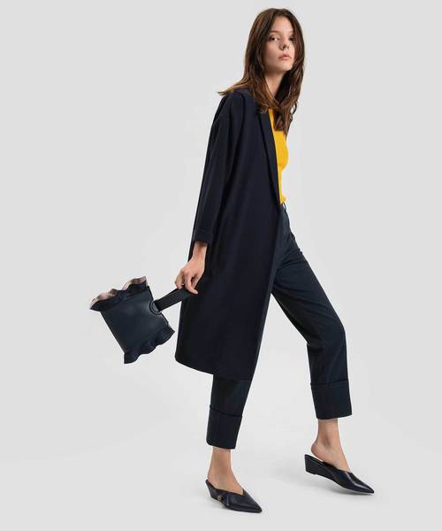 CHARLES & KEITH（チャールズ & キース）の「ファーリーディテールローウェッジミュール / RUFFLE DETAIL LOW WEDGE MULES（スリッポン・レディース・ブラック/ダークブルー・22.5cm/23cm/23.5cm/24.5cm/25cm）」の13枚目の写真