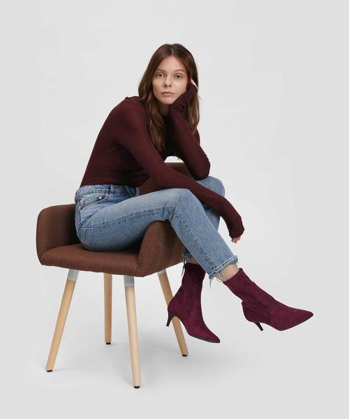 CHARLES & KEITH(チャールズ & キース)の「キトゥンヒールポインテッドカーフブーツ / Kitten Heel Pointed Calf Boots(ブーツ・レディース・ブラック/バーガンディー・22.5cm/23cm/23.5cm/24.5cm/25cm/25.5cm)」の14枚目の写真