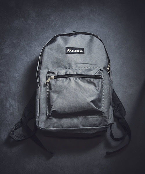 EVEREST（エベレスト）の「【EVEREST/エベレスト】BASIC BACKPACK/ベーシックバックパック（バックパック/リュック・レディース・ホワイト/チャコールグレー/ブラック/ダークグリーン/パープル/ネイビー/ブラウン/グレー/レッド/オリーブ/カーキ/ピンク/ターコイズブルー/ブルー/ライトピンク/ダークパープル/ブルーグリーン/レモンイエロー/ライトグリーン/コーラルピンク/イエロー/ライム/オレンジ/アクア/オレンジ系その他/エメラルド/ピンク系その他・FREE）」の3枚目の写真