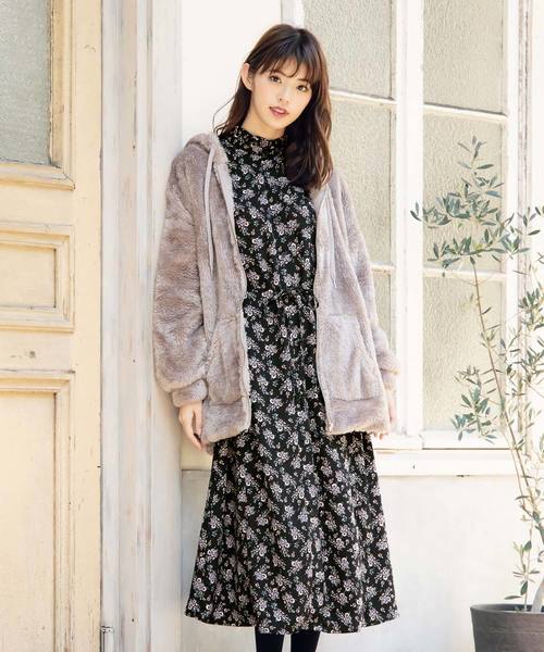 KOBE LETTUCE（コウベレタス）の「レトロフラワー柄フレアマキシワンピース＊レディース/ロング丈[E1948]神戸レタス（ワンピース・レディース・ブラック/ネイビー/ブラウン・FREE）」の2枚目の写真