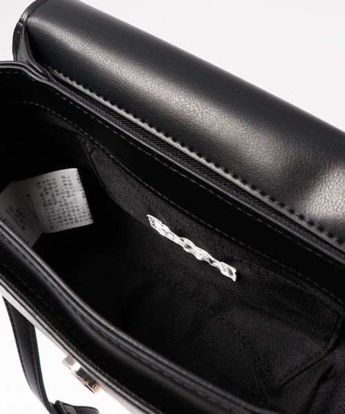 LOWRYS FARM（ローリーズファーム）の「ハーフムーンショルダーＢＡＧ　823131（ショルダーバッグ・レディース・ブラック/ブラウン/オフホワイト・FREE）」の6枚目の写真