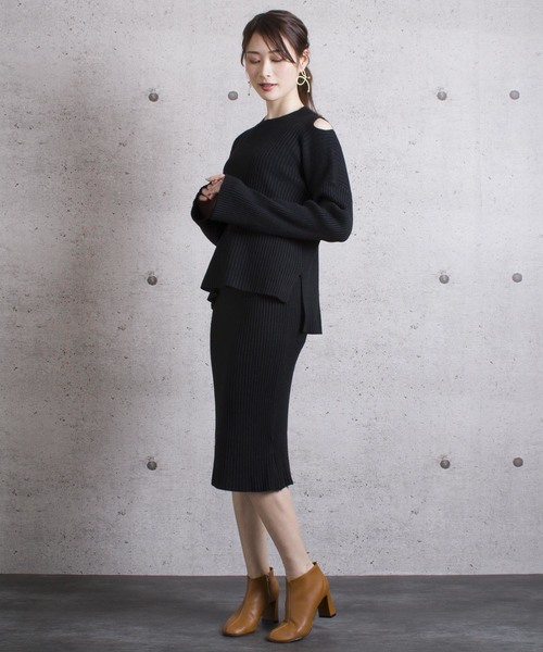 LUGG NAGG(ラグナグ)の「【Jewelobe/ ジュエローブ】 肩あきニットセットアップ(ワンピース・レディース・ブラック/ベージュ/ブルー・FREE)」の2枚目の写真