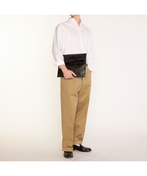 IL BISONTE(イルビゾンテ)の「IL BISONTE /CLUTCH BAG/ ORIGINAL LEATHER(クラッチバッグ・レディース・ブラック/ダークブラウン/ライトブラウン/ナチュラル・FREE)」の8枚目の写真