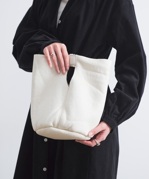 Aunt Marie's（アントマリーズ）の「AUNT MARIE'S フェイクムートン ミニトートバッグ（トートバッグ・レディース・ブラウン/ブラック/ホワイト・FREE）」の14枚目の写真