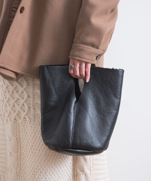 Aunt Marie's（アントマリーズ）の「AUNT MARIE'S フェイクムートン ミニトートバッグ（トートバッグ・レディース・ブラウン/ブラック/ホワイト・FREE）」の18枚目の写真