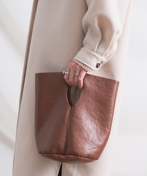 Aunt Marie's（アントマリーズ）の「AUNT MARIE'S フェイクムートン ミニトートバッグ（トートバッグ・レディース・ブラウン/ブラック/ホワイト・FREE）」の7枚目の写真