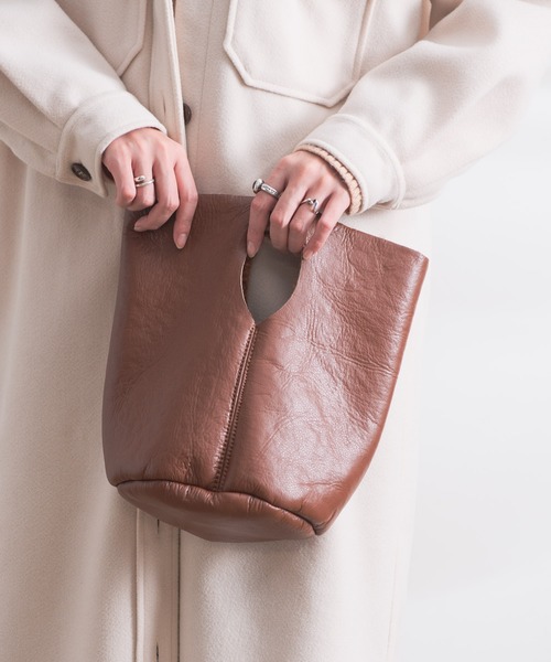 Aunt Marie's（アントマリーズ）の「AUNT MARIE'S フェイクムートン ミニトートバッグ（トートバッグ・レディース・ブラウン/ブラック/ホワイト・FREE）」の17枚目の写真