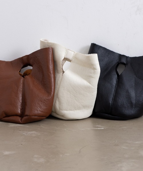 Aunt Marie's（アントマリーズ）の「AUNT MARIE'S フェイクムートン ミニトートバッグ（トートバッグ・レディース・ブラウン/ブラック/ホワイト・FREE）」の22枚目の写真