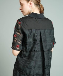 MUVEIL（ミュベール）の「【MUVEIL(ミュベール)】花モチーフポロシャツ
